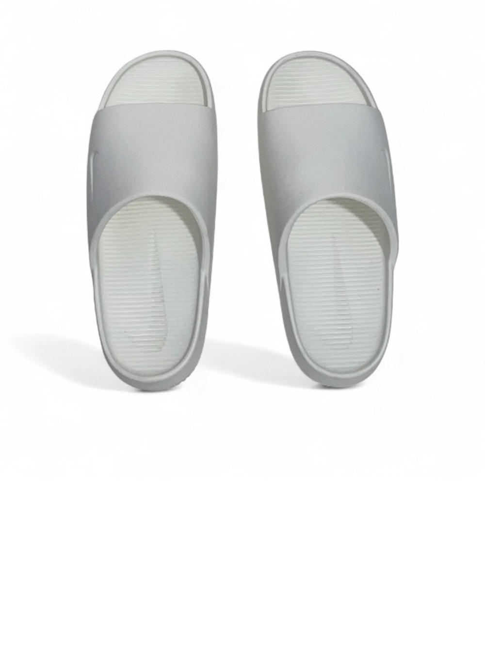 Nike Calm Slides in Sail Men’s 8 Women’s 9
